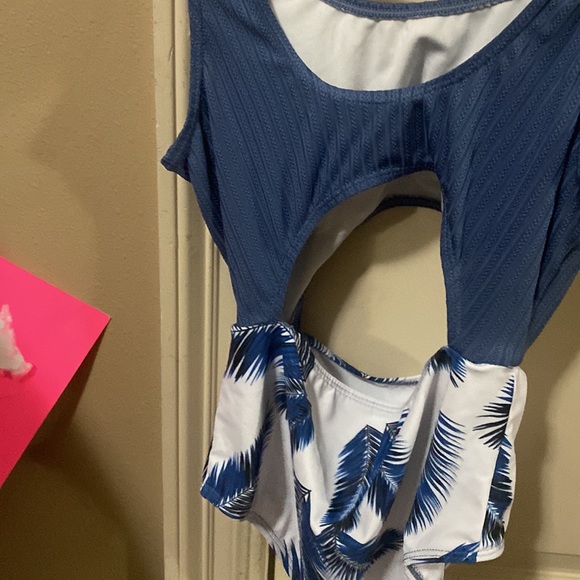 Shein Baithing suit!New never worn. - Picture 2 of 4